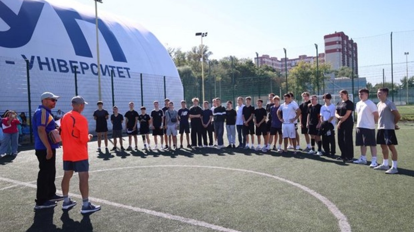 СПОРТИВНИЙ ДЕБЮТ ПЕРШОКУРСНИКА:  ФУТБОЛЬНА БРОНЗА ЮНІОРІВ КОЛЕДЖУ