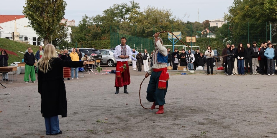 Студенти і педагоги Голосіївського ЕПФК взяли участь у козацькому святі у МАУП