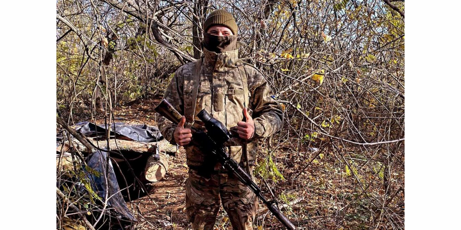 З ДНЕМ ГІДНОСТІ І СВОБОДИ!  НАШІ  ГЕРОЇ, СТУДЕНТИ,  ВИПУСКНИКИ І ВИКЛАДАЧІ -    НАША ГІДНІСТЬ, СВОБОДА І СИЛА!  